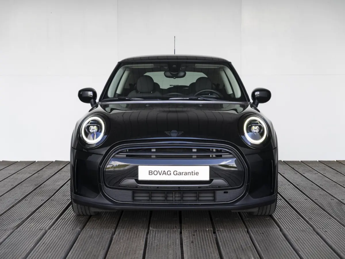 Cooper Classic + Navigatie + Black Exterieur pakket