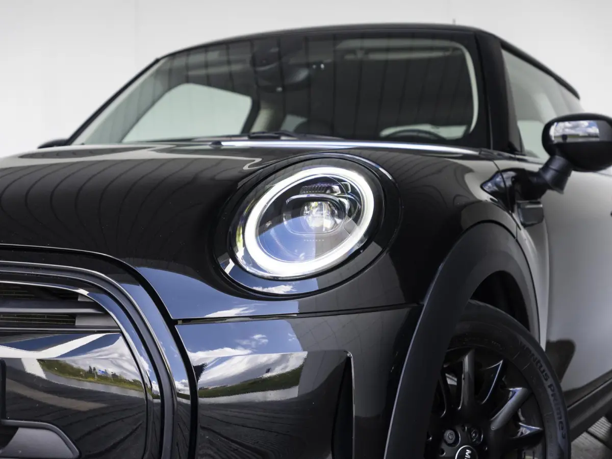 Cooper Classic + Navigatie + Black Exterieur pakket