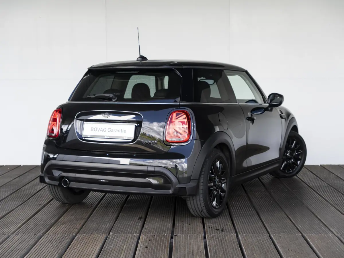 Cooper Classic + Navigatie + Black Exterieur pakket