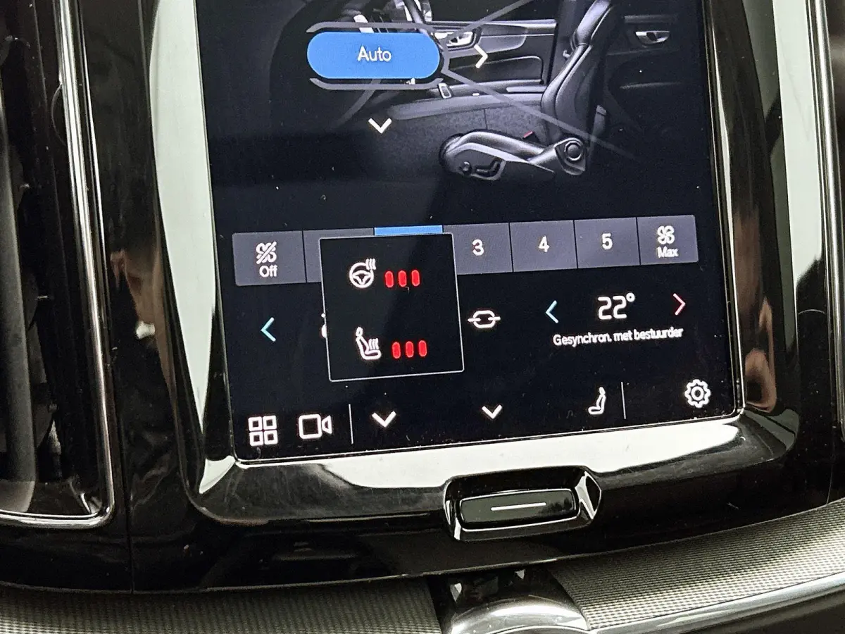 2.0 T6 Plug-in hybrid AWD Plus Bright | PANO-SCHUIFDAK | LEER | CAMERA | STOEL-STUURWIELVERWARMING