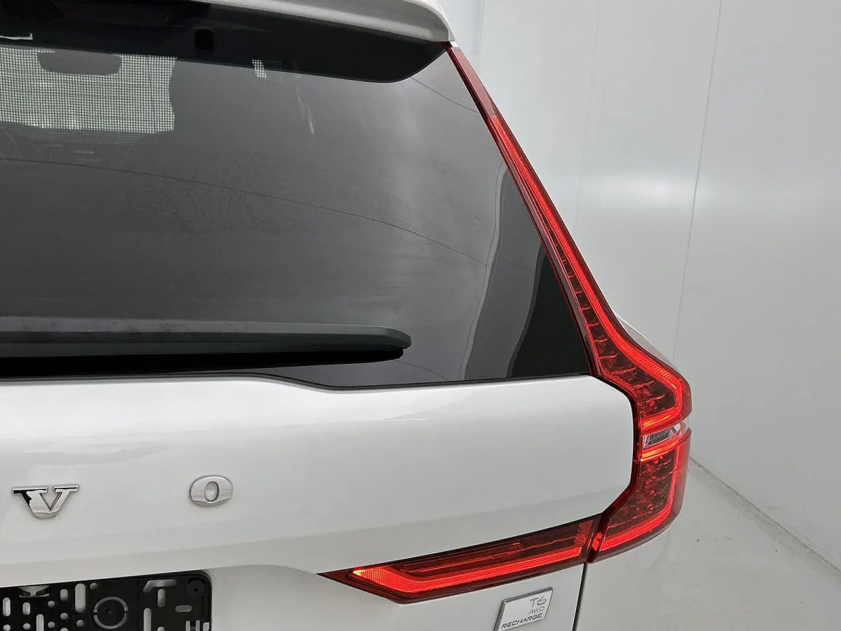 2.0 T6 Plug-in hybrid AWD Plus Bright | PANO-SCHUIFDAK | LEER | CAMERA | STOEL-STUURWIELVERWARMING