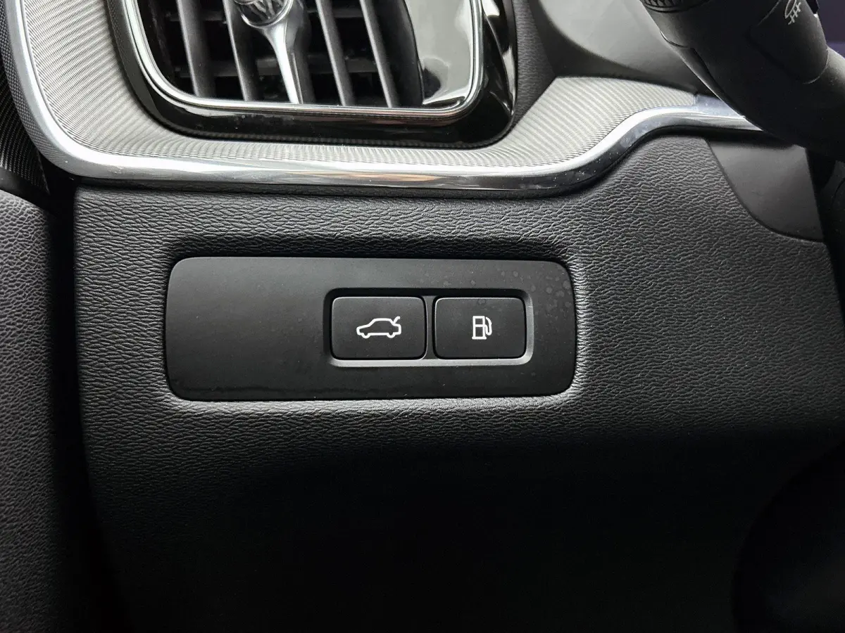 2.0 T6 Plug-in hybrid AWD Plus Bright | PANO-SCHUIFDAK | LEER | CAMERA | STOEL-STUURWIELVERWARMING