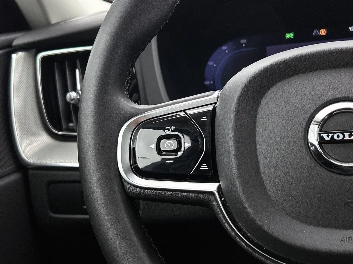 2.0 T6 Plug-in hybrid AWD Plus Bright | PANO-SCHUIFDAK | LEER | CAMERA | STOEL-STUURWIELVERWARMING