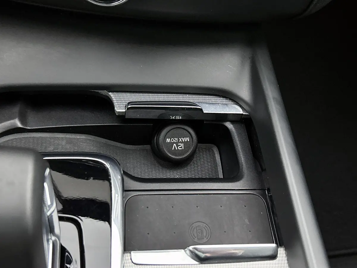 2.0 T6 Plug-in hybrid AWD Plus Bright | PANO-SCHUIFDAK | LEER | CAMERA | STOEL-STUURWIELVERWARMING