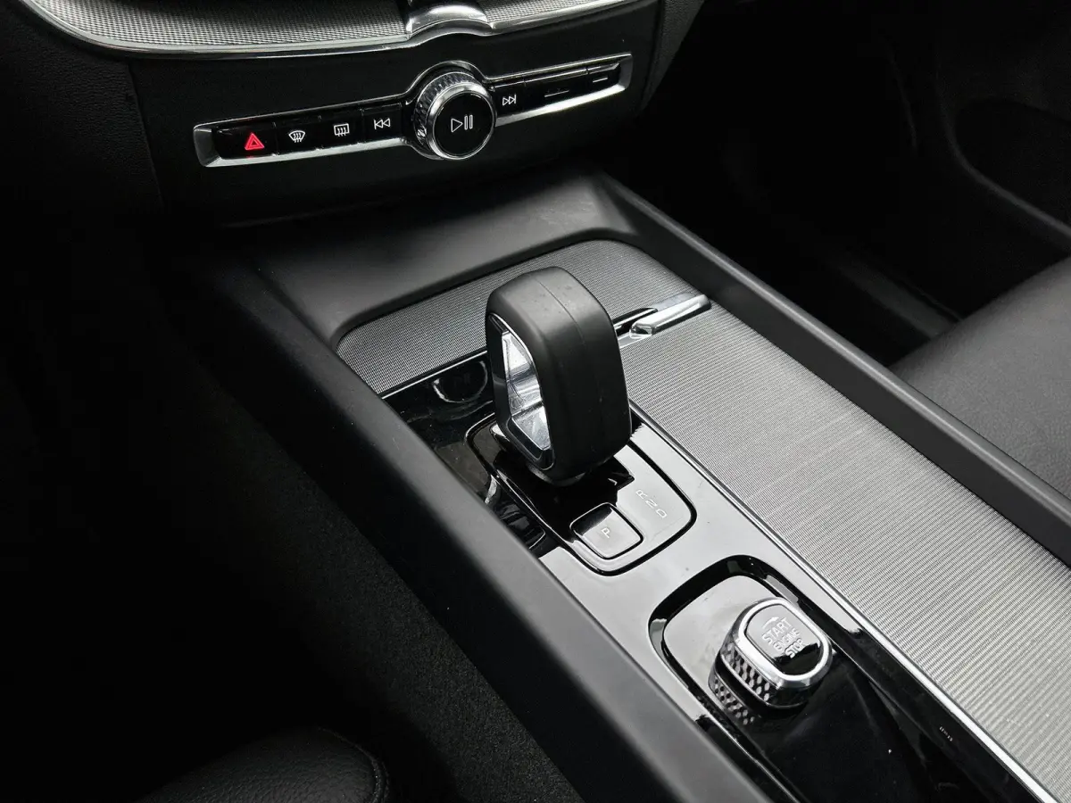 2.0 T6 Plug-in hybrid AWD Plus Bright | PANO-SCHUIFDAK | LEER | CAMERA | STOEL-STUURWIELVERWARMING