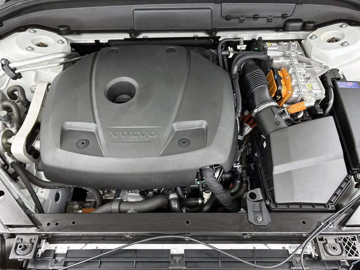 2.0 T6 Plug-in hybrid AWD Plus Bright | PANO-SCHUIFDAK | LEER | CAMERA | STOEL-STUURWIELVERWARMING