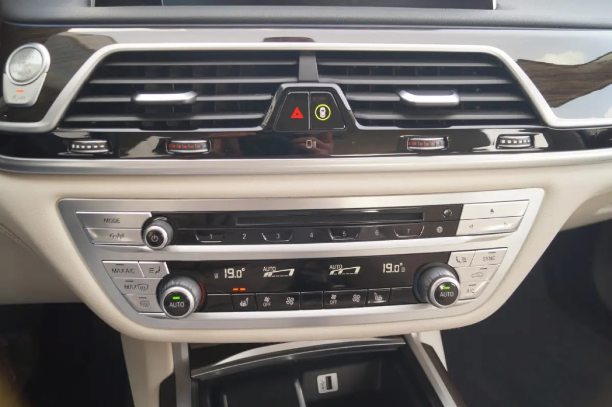 730d 265pk Automaat High Executive -LEER-LED-ECC-