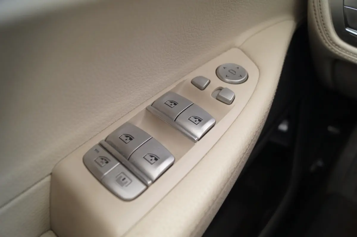 730d 265pk Automaat High Executive -LEER-LED-ECC-