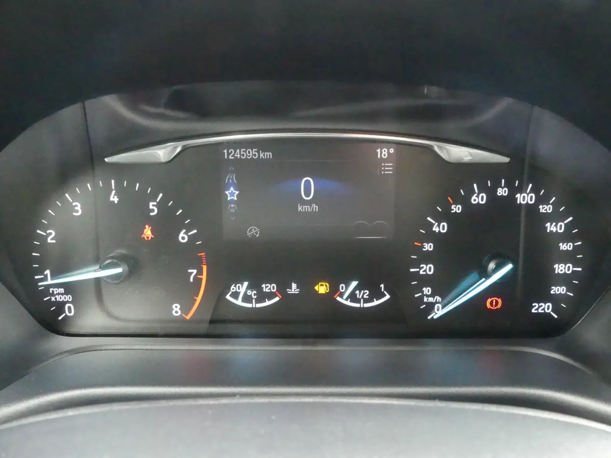 1.0 EcoBoost Hybrid Titanium X | STOEL+STUUR+VOORRUITVERWARMING | PARKEERSENSOREN | APPLE CARPLAY / ANDRIOD AUTO | KEYLESS | NAVI | LMV 15" |