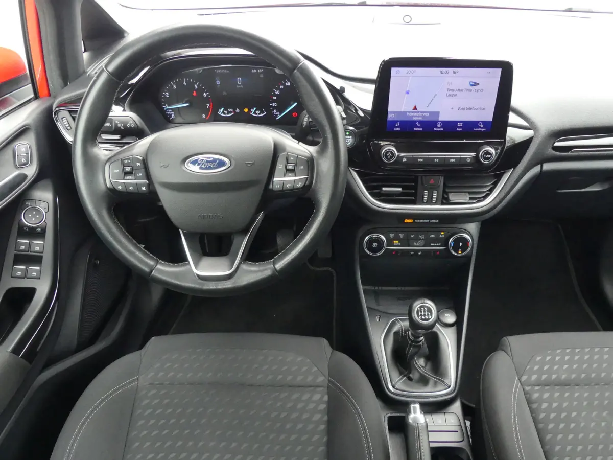 1.0 EcoBoost Hybrid Titanium X | STOEL+STUUR+VOORRUITVERWARMING | PARKEERSENSOREN | APPLE CARPLAY / ANDRIOD AUTO | KEYLESS | NAVI | LMV 15" |