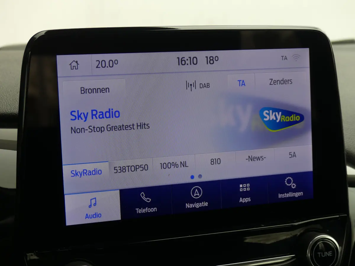 1.0 EcoBoost Hybrid Titanium X | STOEL+STUUR+VOORRUITVERWARMING | PARKEERSENSOREN | APPLE CARPLAY / ANDRIOD AUTO | KEYLESS | NAVI | LMV 15" |