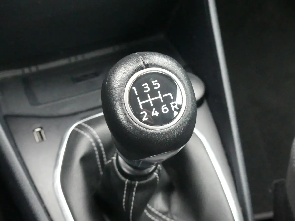 1.0 EcoBoost Hybrid Titanium X | STOEL+STUUR+VOORRUITVERWARMING | PARKEERSENSOREN | APPLE CARPLAY / ANDRIOD AUTO | KEYLESS | NAVI | LMV 15" |
