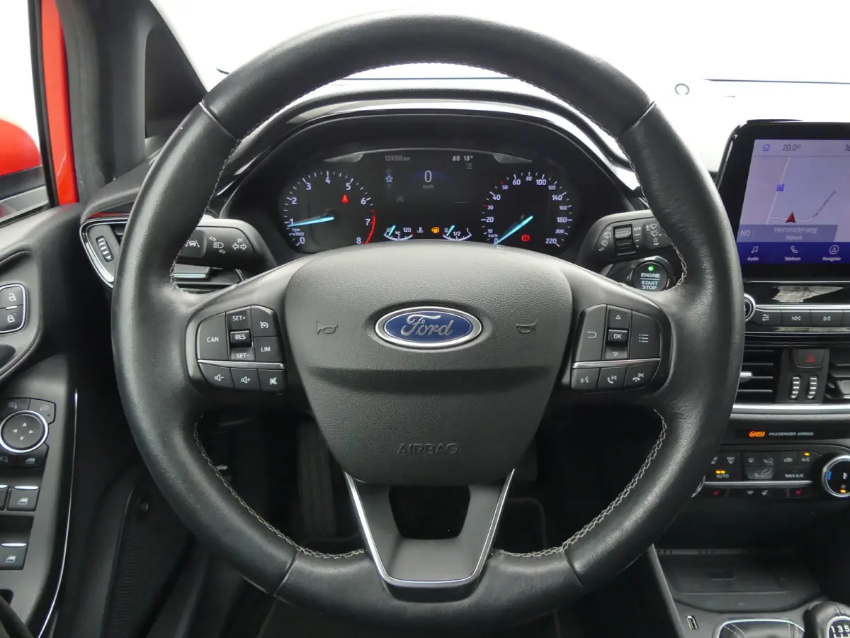 1.0 EcoBoost Hybrid Titanium X | STOEL+STUUR+VOORRUITVERWARMING | PARKEERSENSOREN | APPLE CARPLAY / ANDRIOD AUTO | KEYLESS | NAVI | LMV 15" |