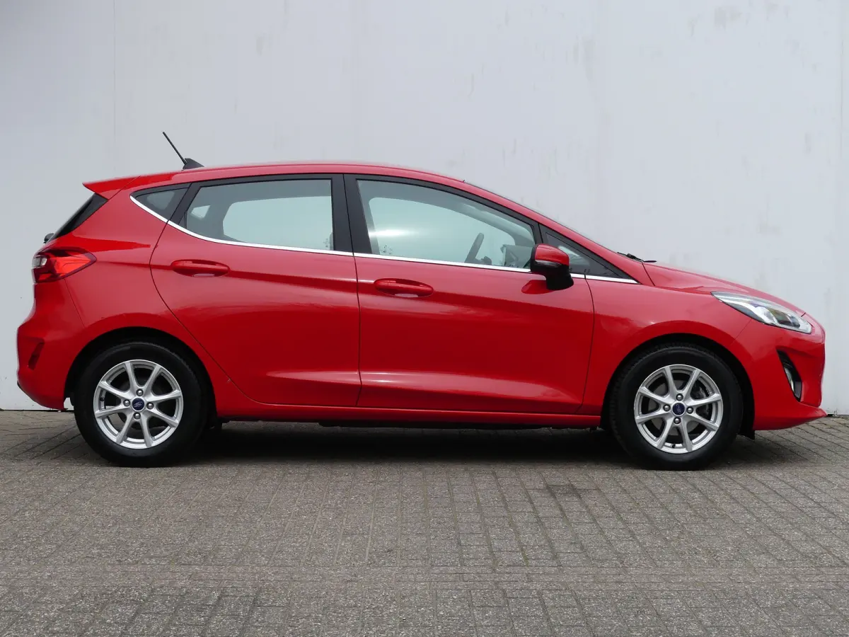 1.0 EcoBoost Hybrid Titanium X | STOEL+STUUR+VOORRUITVERWARMING | PARKEERSENSOREN | APPLE CARPLAY / ANDRIOD AUTO | KEYLESS | NAVI | LMV 15" |