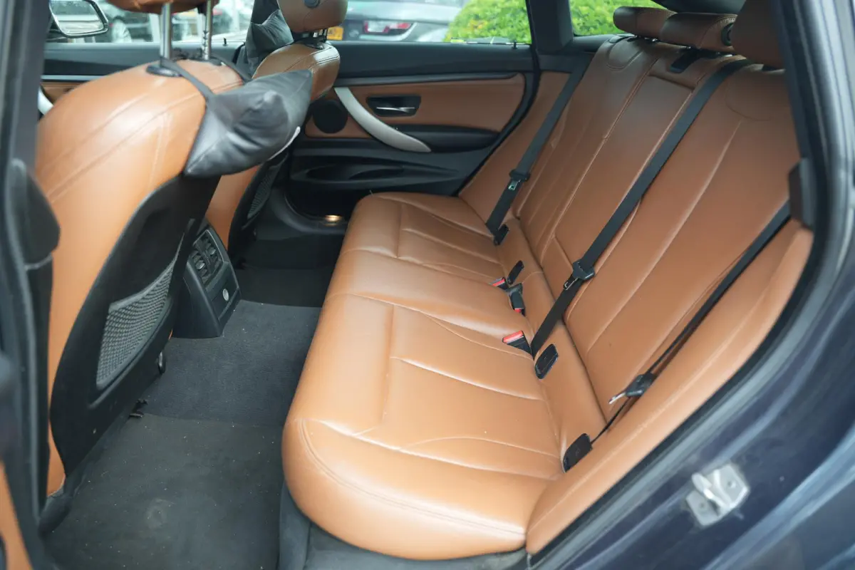 320i Centennial Executive Cruise control Brake assist Hill hold Koplampreiniging
