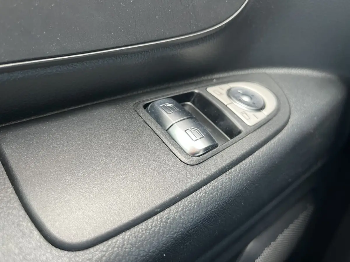 110 CDI 102 pk E6 XL Extra Lang 3p Lease €253 p/m, Airco, Camera, laadbrug,  onderhoudshistorie aanwezig