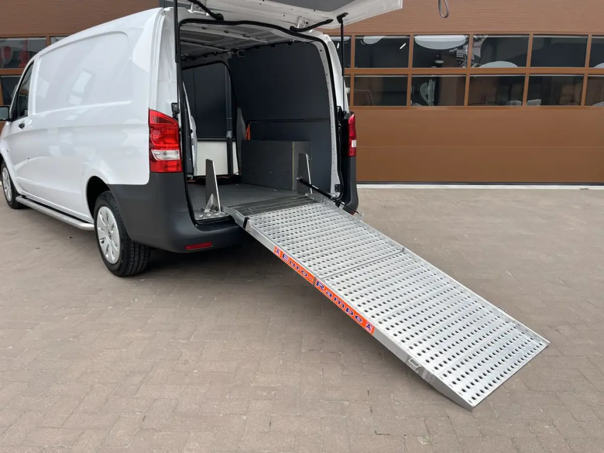 110 CDI 102 pk E6 XL Extra Lang 3p Lease €253 p/m, Airco, Camera, laadbrug,  onderhoudshistorie aanwezig
