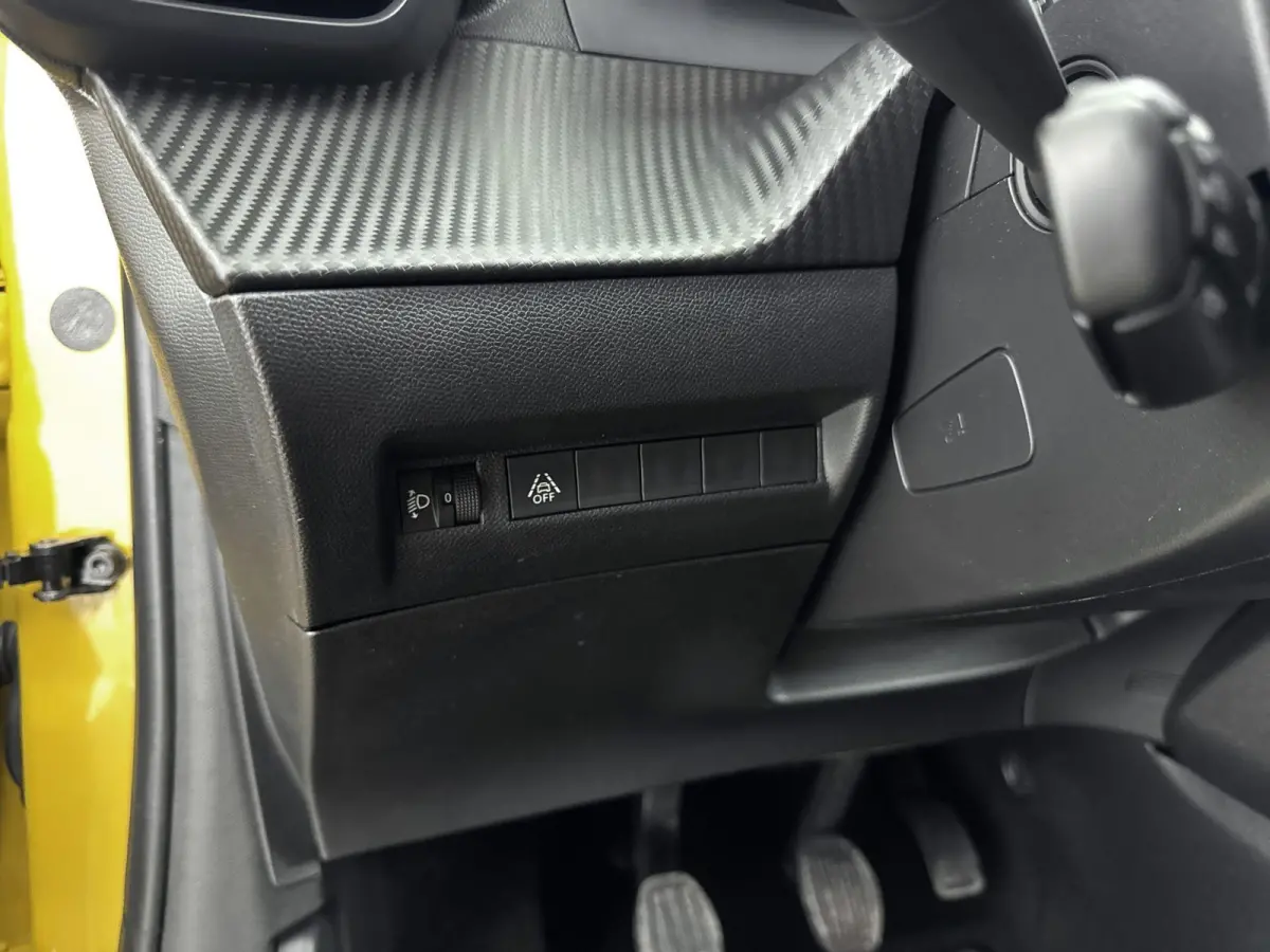 100pk Allure | Camera | Apple Carplay/Android Auto | 16 inch Velgen | Volledig Digitaal Instrumentenpaneel