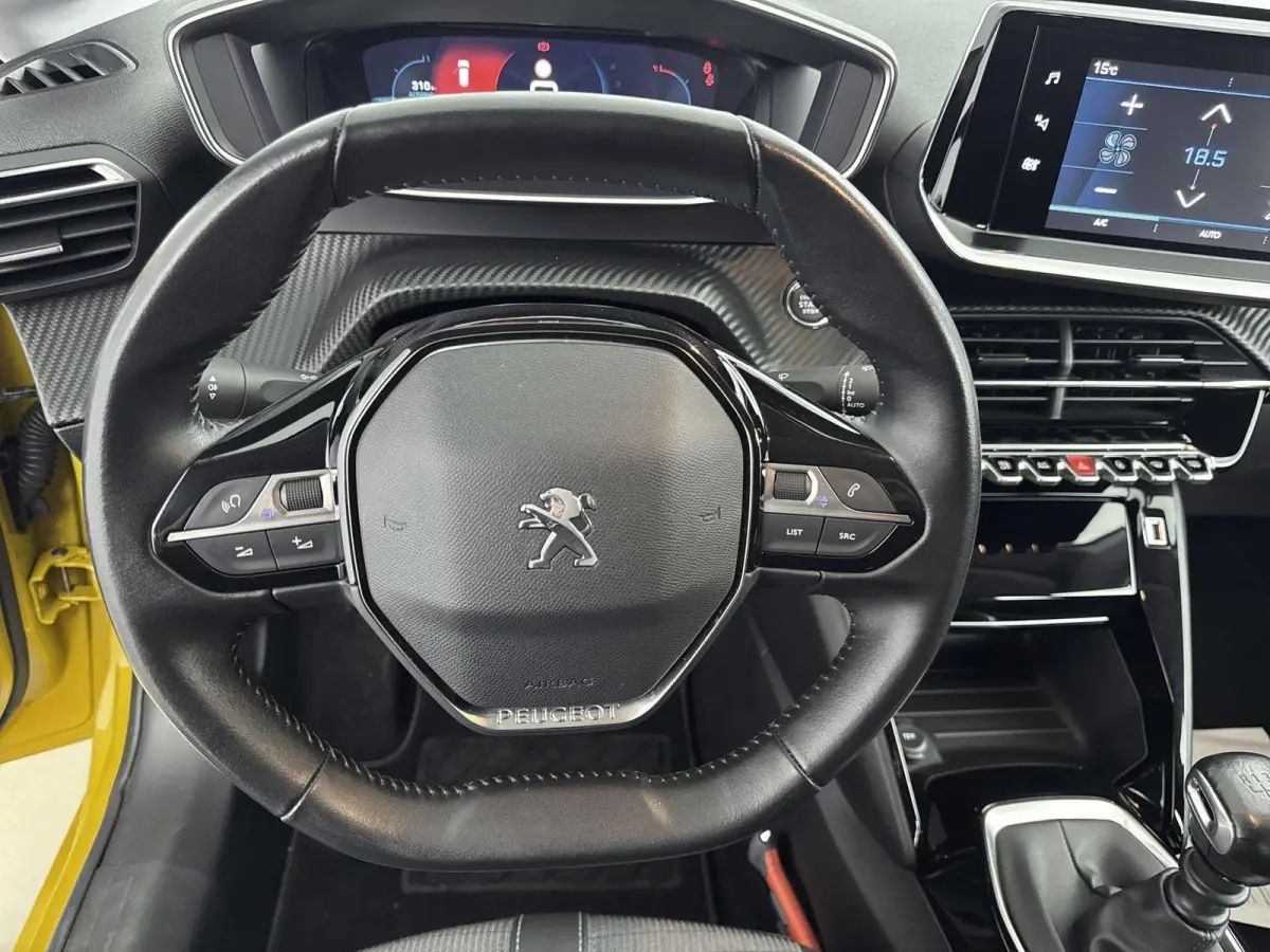 100pk Allure | Camera | Apple Carplay/Android Auto | 16 inch Velgen | Volledig Digitaal Instrumentenpaneel