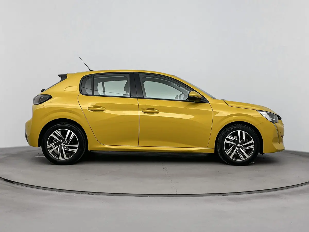 100pk Allure | Camera | Apple Carplay/Android Auto | 16 inch Velgen | Volledig Digitaal Instrumentenpaneel