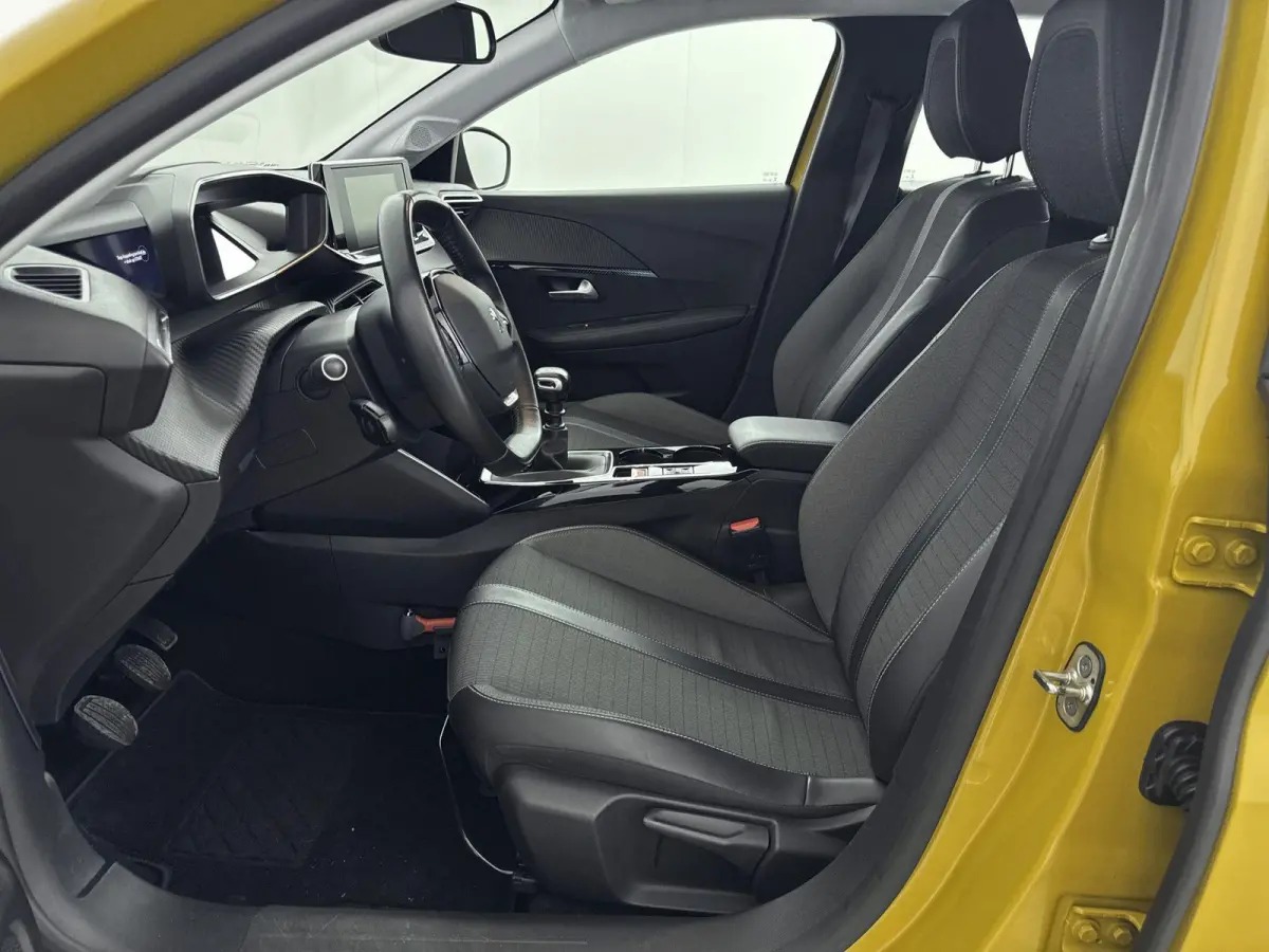 100pk Allure | Camera | Apple Carplay/Android Auto | 16 inch Velgen | Volledig Digitaal Instrumentenpaneel