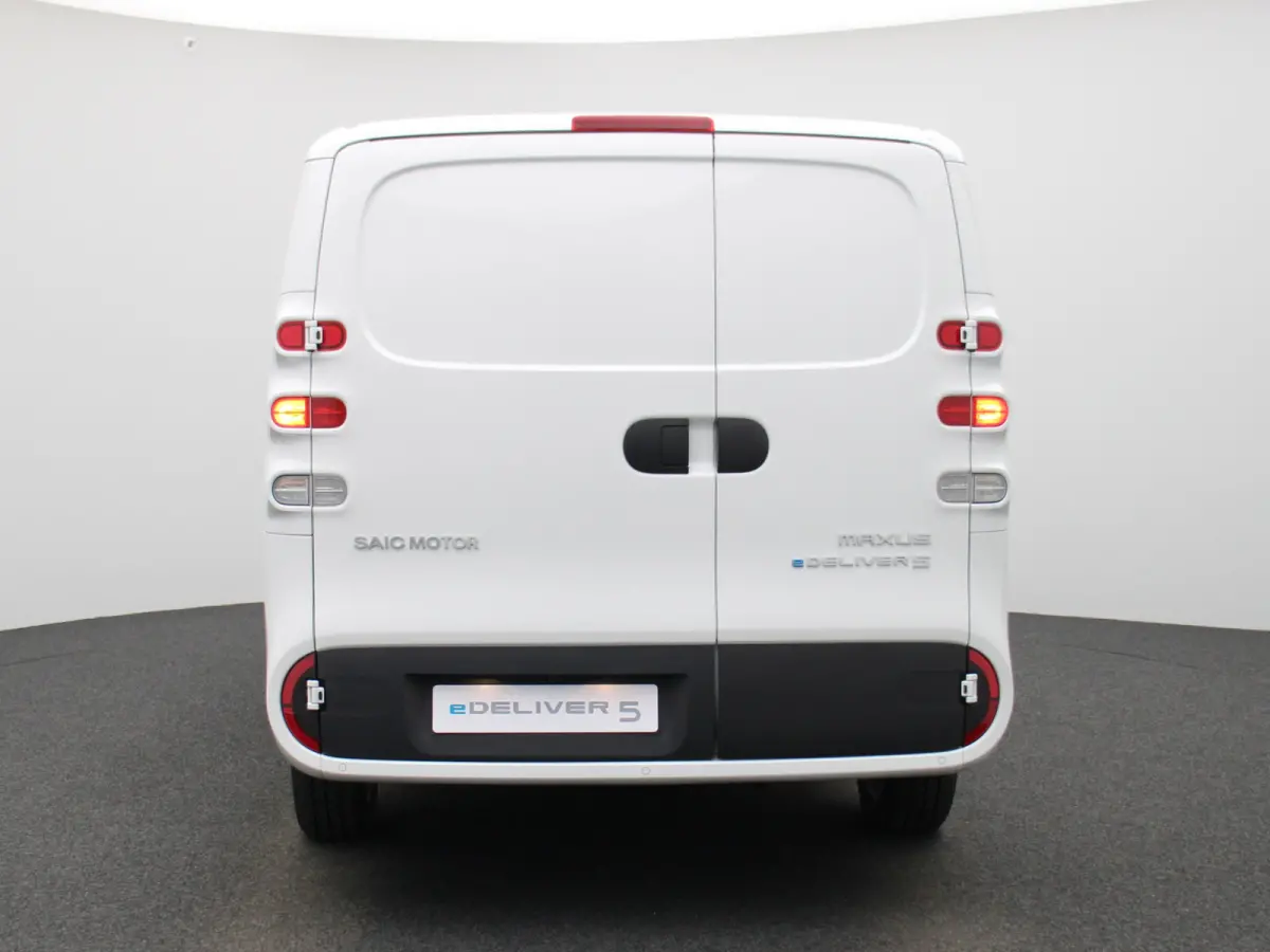 | L1 64 kWh | Nieuwste model uit voorraad leverbaar |