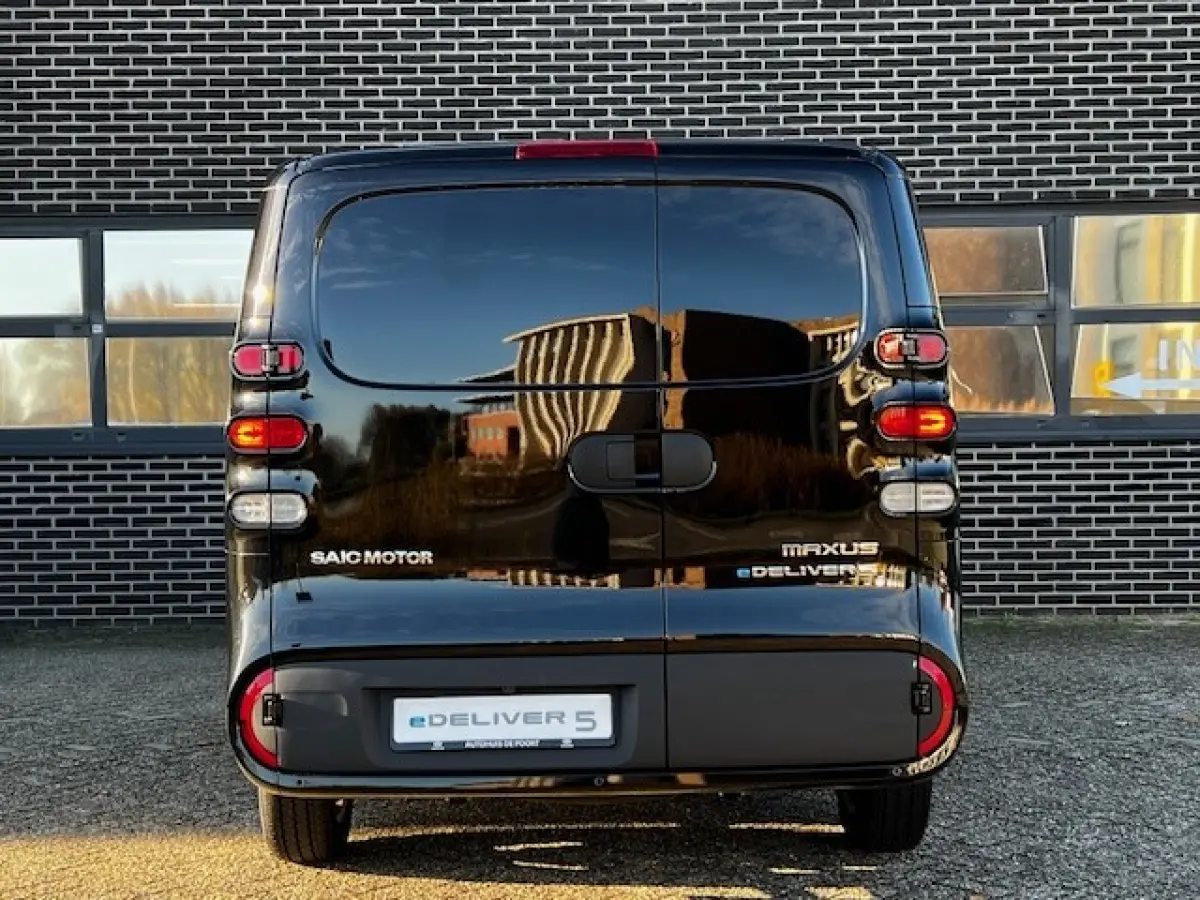 L1 64 kWh | nu te bestellen | Massive Black!
