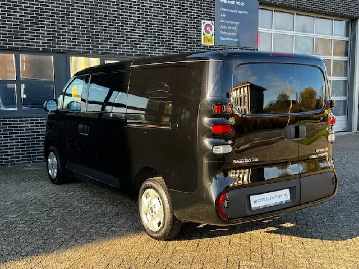 L1 64 kWh | nu te bestellen | Massive Black!