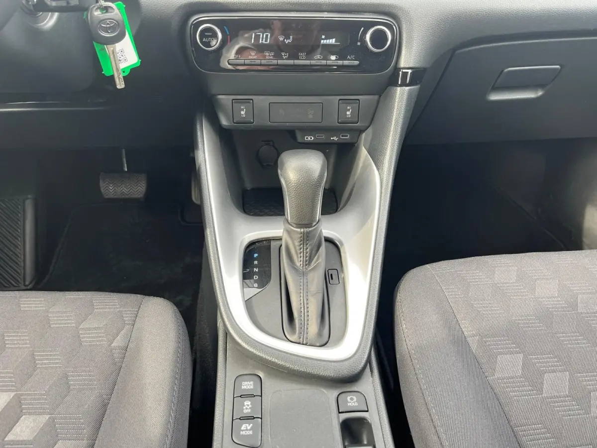 1.5 Hybrid 115 Active | Apple Carplay | Android Auto | Parkeercamera | Parkeersensoren | Stoelverwarming