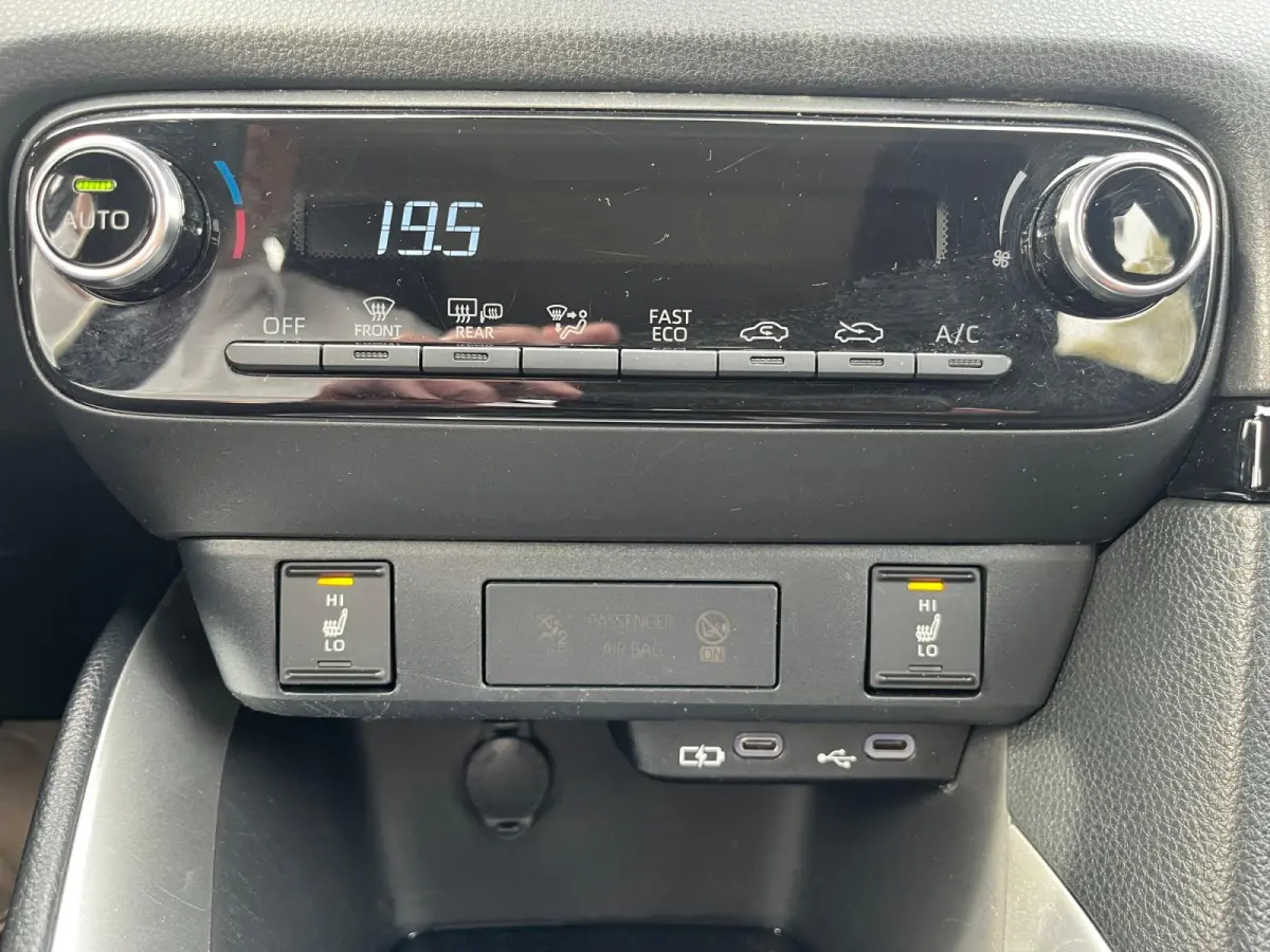 1.5 Hybrid 115 Active | Apple Carplay | Android Auto | Parkeercamera | Parkeersensoren | Stoelverwarming