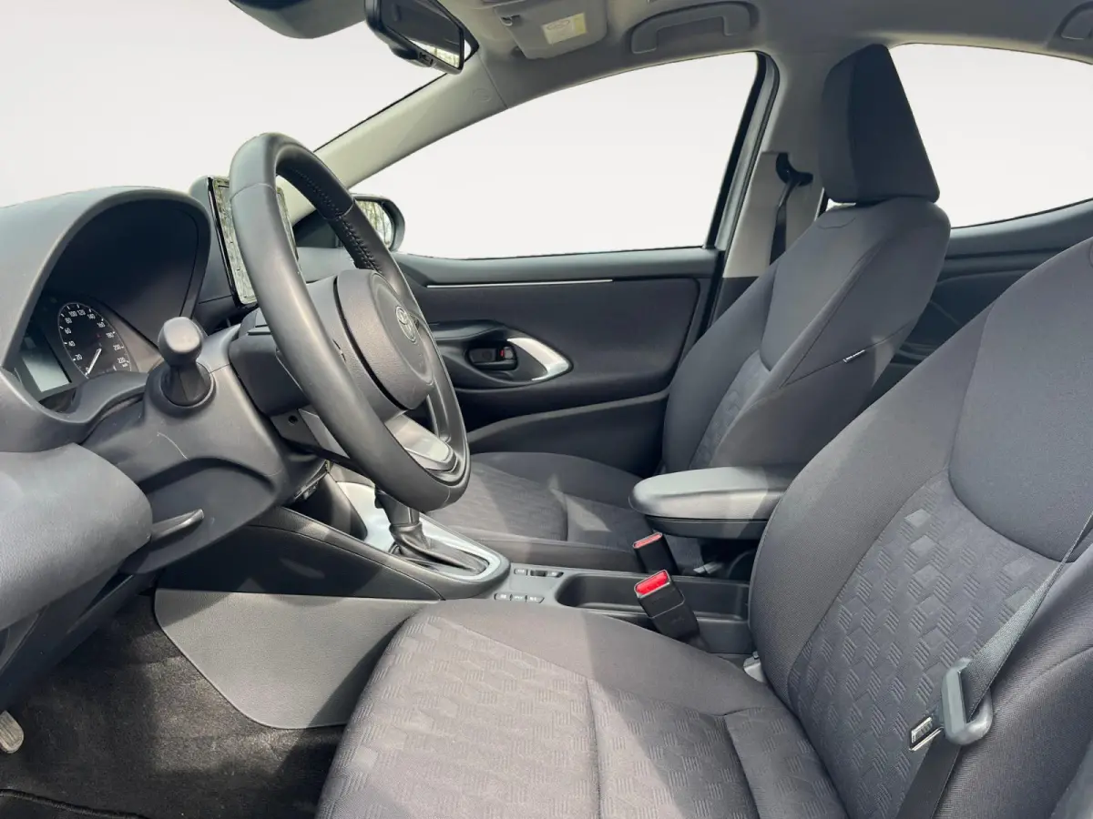 1.5 Hybrid 115 Active | Apple Carplay | Android Auto | Parkeercamera | Parkeersensoren | Stoelverwarming