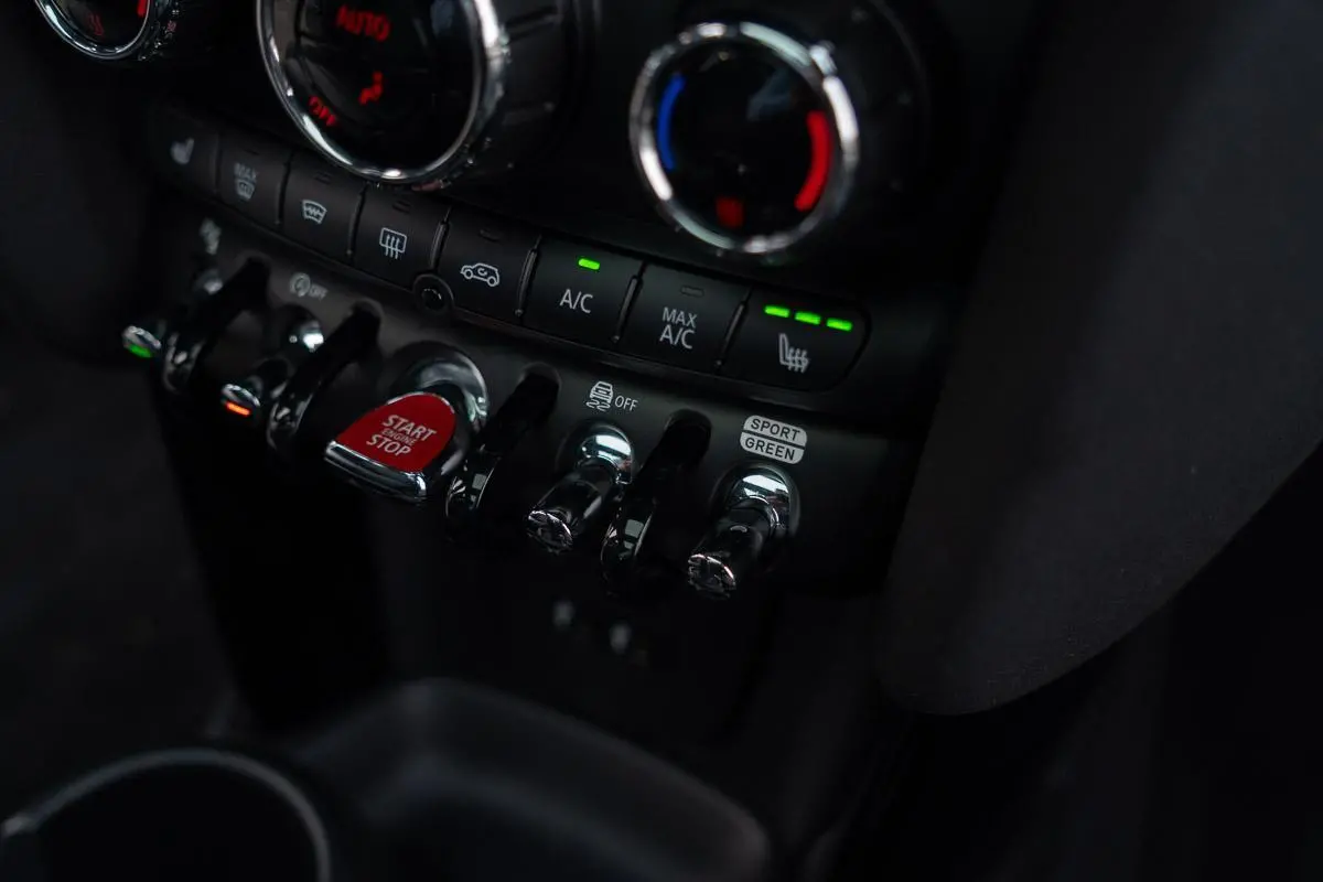 Mini 2.0 S 60 Years | JCW Limited Edition | Org. NL NAP | 1 eig. | 5-deurs | Automaat | Leder Panoramadak | HUD | H&K | Dealer Onderhouden
