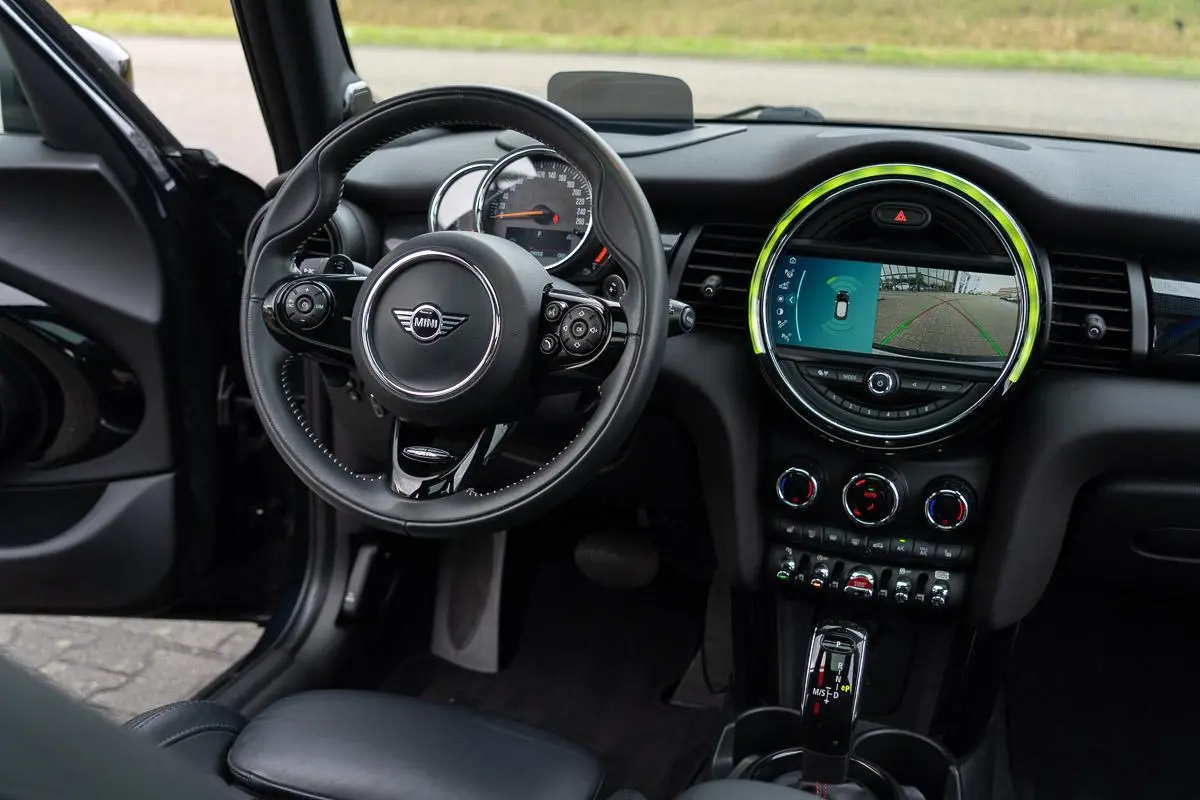 Mini 2.0 S 60 Years | JCW Limited Edition | Org. NL NAP | 1 eig. | 5-deurs | Automaat | Leder Panoramadak | HUD | H&K | Dealer Onderhouden