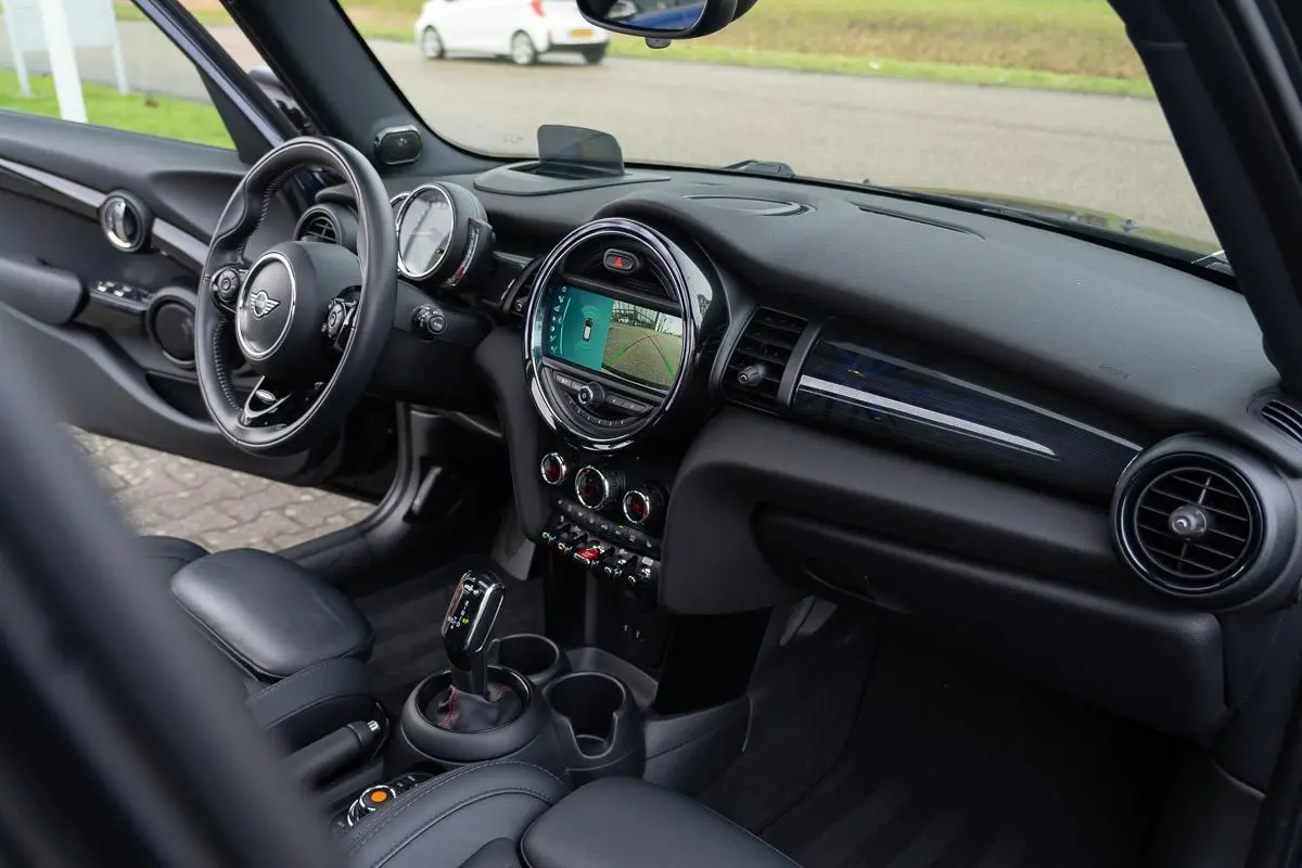 Mini 2.0 S 60 Years | JCW Limited Edition | Org. NL NAP | 1 eig. | 5-deurs | Automaat | Leder Panoramadak | HUD | H&K | Dealer Onderhouden