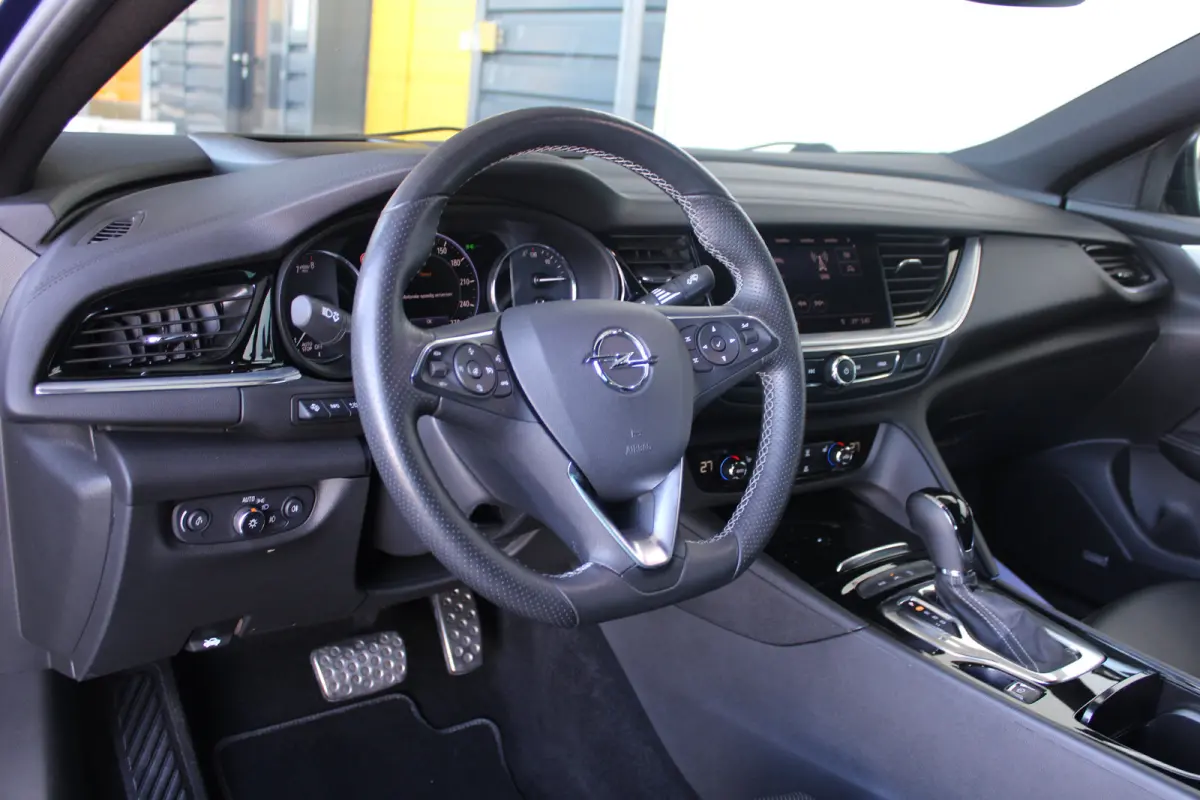 2.0 Turbo Ultimate | Lederen bekleding | LED Matrix | Head-up display | Navigatie | Adaptieve cruise control |