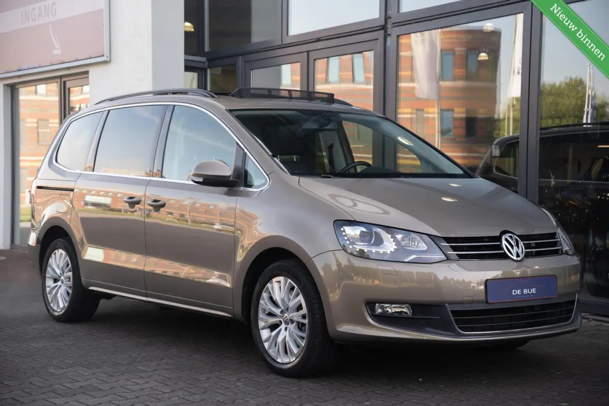 1.4 TSI Highline Touran|2e Eig|Trekhaak|Panoramadak|Stoelverw.|Elek. Schuifdeuren|Bi-Xenon|Dealer Onderhouden