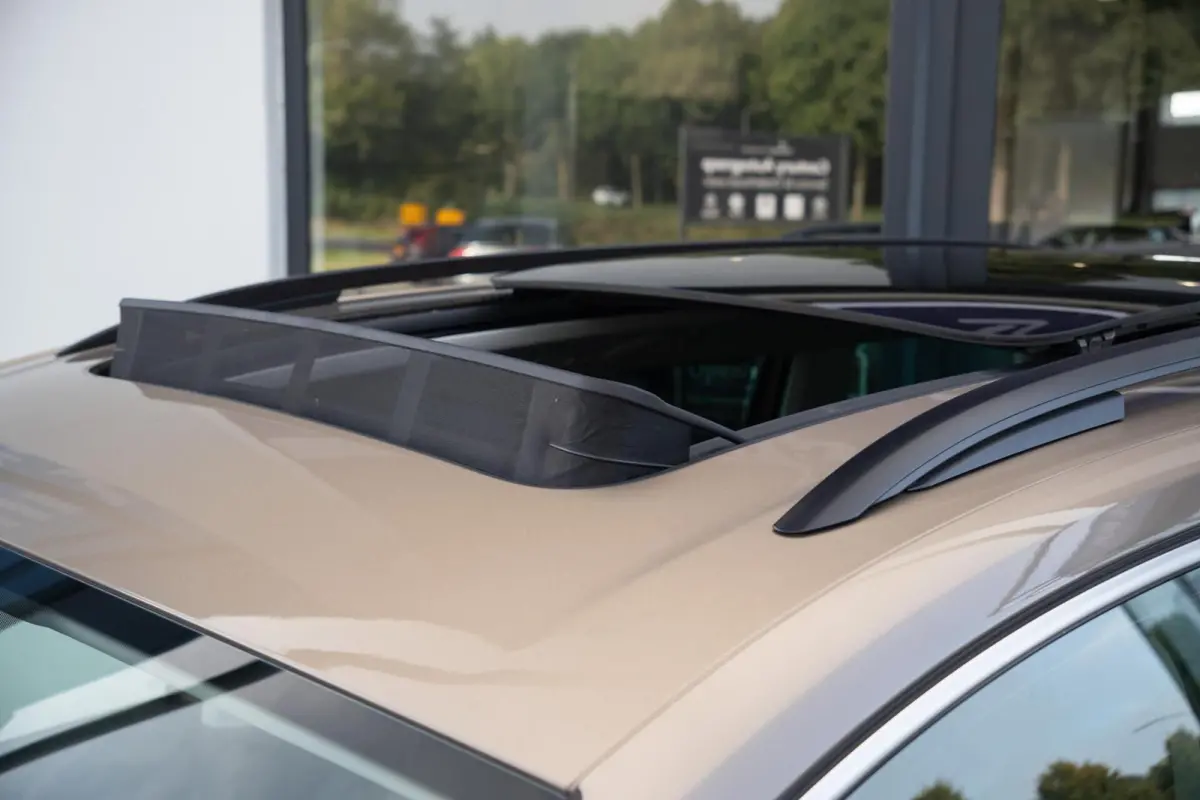 1.4 TSI Highline Touran|2e Eig|Trekhaak|Panoramadak|Stoelverw.|Elek. Schuifdeuren|Bi-Xenon|Dealer Onderhouden