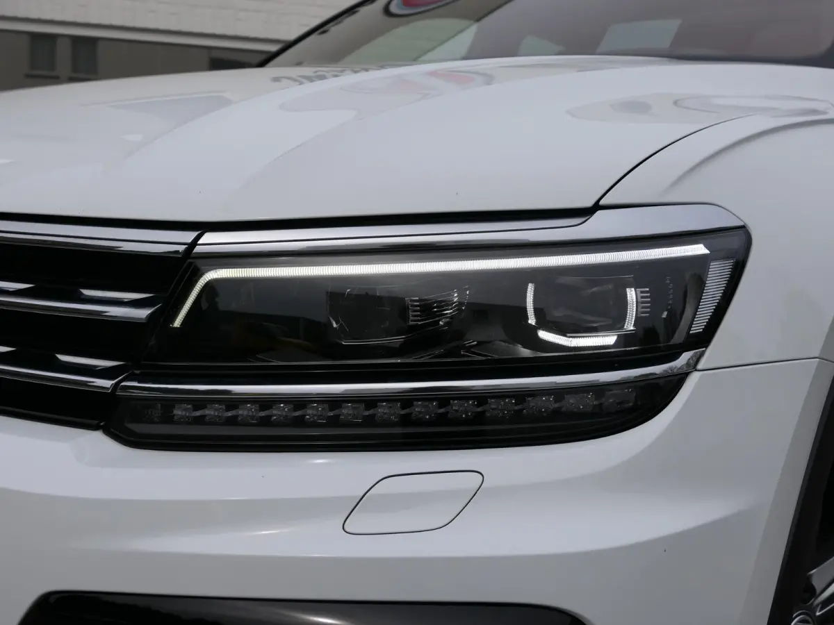 2.0 TSI 4Motion Highline Business R | 3x R-line | Panoramadak | Leder | Memory | Head-up display | Virtual Cockpit | Elektrische achterklep | Dodehoek detectie | ACC | Apple-/Android Carplay