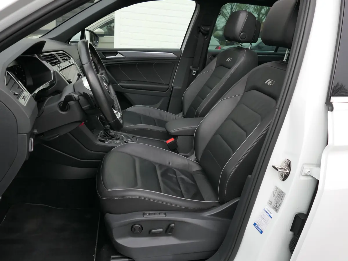 2.0 TSI 4Motion Highline Business R | 3x R-line | Panoramadak | Leder | Memory | Head-up display | Virtual Cockpit | Elektrische achterklep | Dodehoek detectie | ACC | Apple-/Android Carplay