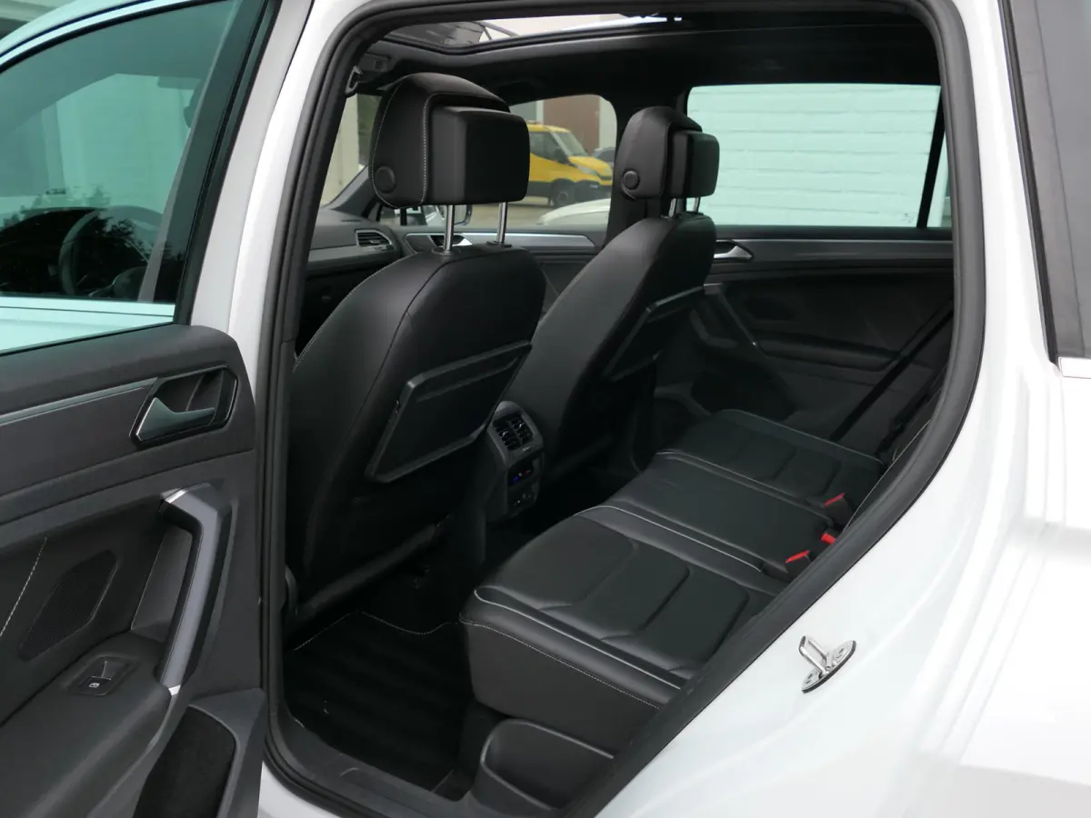 2.0 TSI 4Motion Highline Business R | 3x R-line | Panoramadak | Leder | Memory | Head-up display | Virtual Cockpit | Elektrische achterklep | Dodehoek detectie | ACC | Apple-/Android Carplay