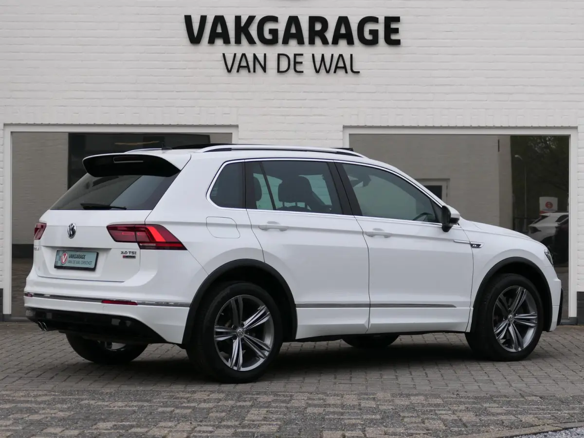 2.0 TSI 4Motion Highline Business R | 3x R-line | Panoramadak | Leder | Memory | Head-up display | Virtual Cockpit | Elektrische achterklep | Dodehoek detectie | ACC | Apple-/Android Carplay