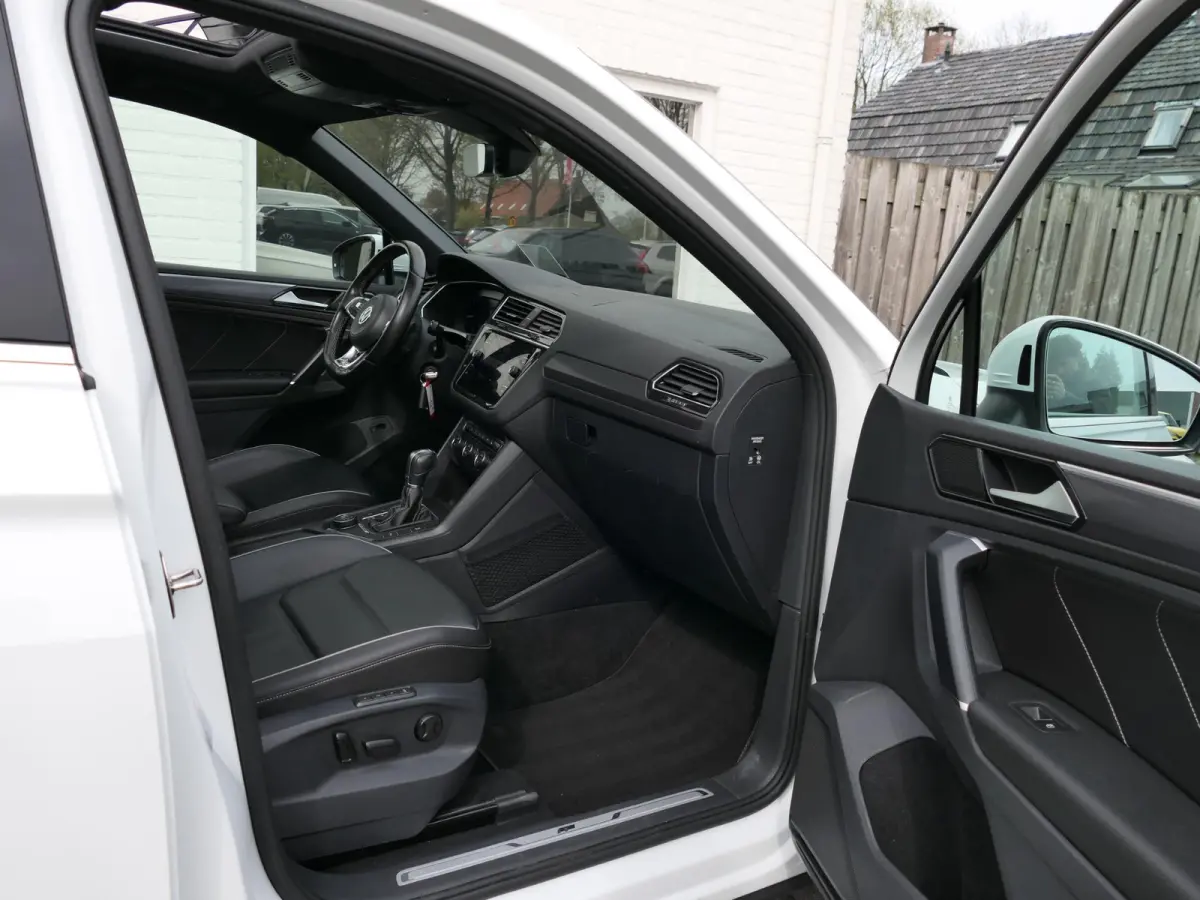2.0 TSI 4Motion Highline Business R | 3x R-line | Panoramadak | Leder | Memory | Head-up display | Virtual Cockpit | Elektrische achterklep | Dodehoek detectie | ACC | Apple-/Android Carplay