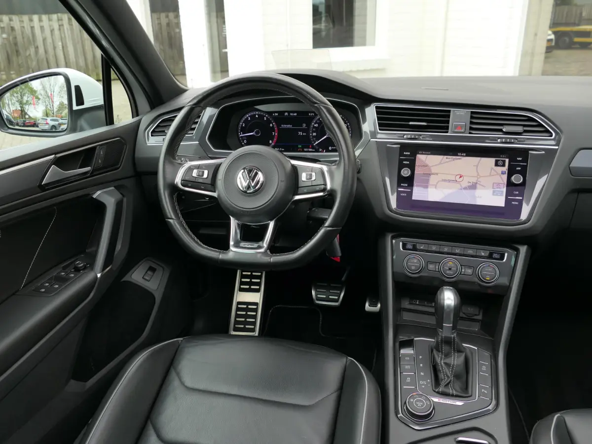 2.0 TSI 4Motion Highline Business R | 3x R-line | Panoramadak | Leder | Memory | Head-up display | Virtual Cockpit | Elektrische achterklep | Dodehoek detectie | ACC | Apple-/Android Carplay