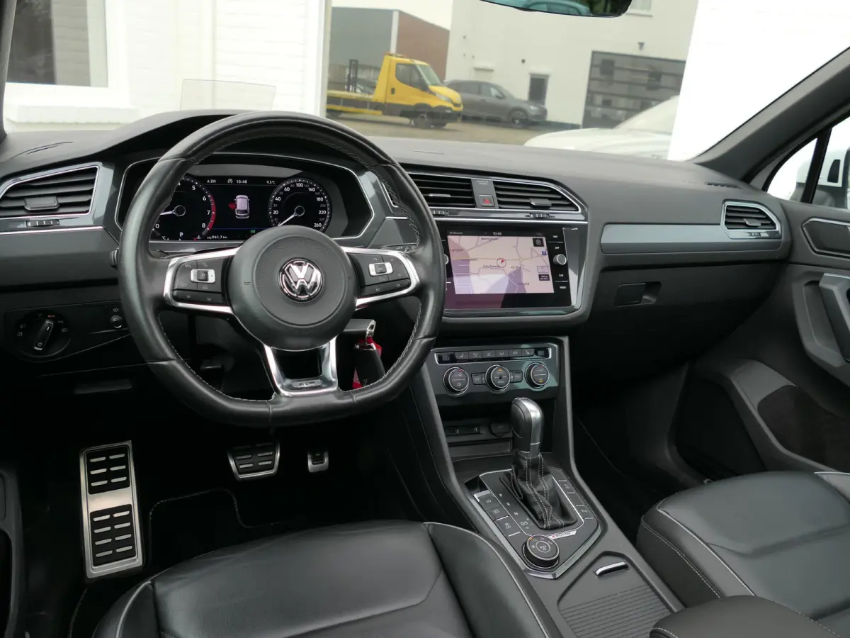2.0 TSI 4Motion Highline Business R | 3x R-line | Panoramadak | Leder | Memory | Head-up display | Virtual Cockpit | Elektrische achterklep | Dodehoek detectie | ACC | Apple-/Android Carplay