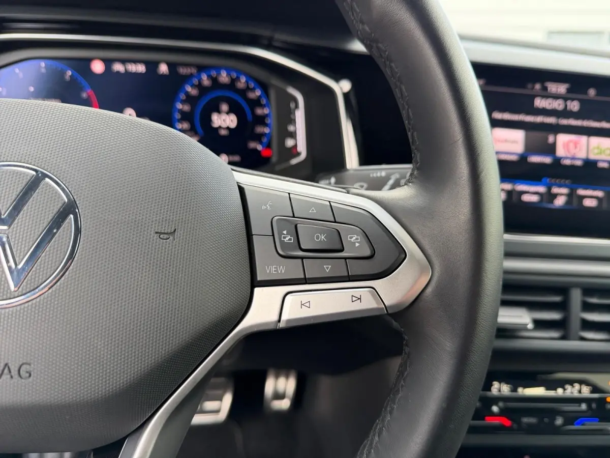 1.0 TSI R-Line Edition | Virtual Cockpit | Parkeersensoren | Apple/Android Carplay | AUTOMAAT | Climate Control |