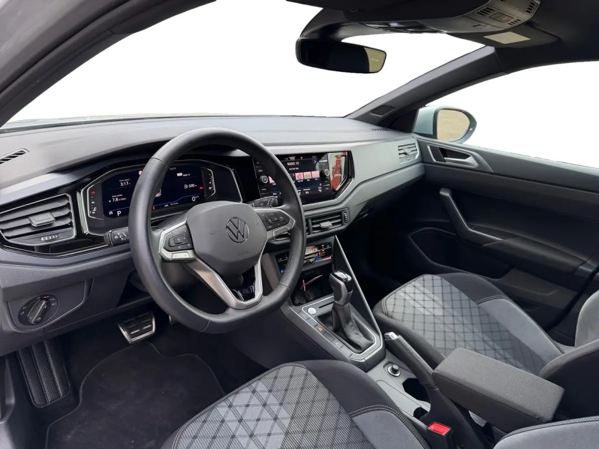 1.0 TSI R-Line Edition | Virtual Cockpit | Parkeersensoren | Apple/Android Carplay | AUTOMAAT | Climate Control |