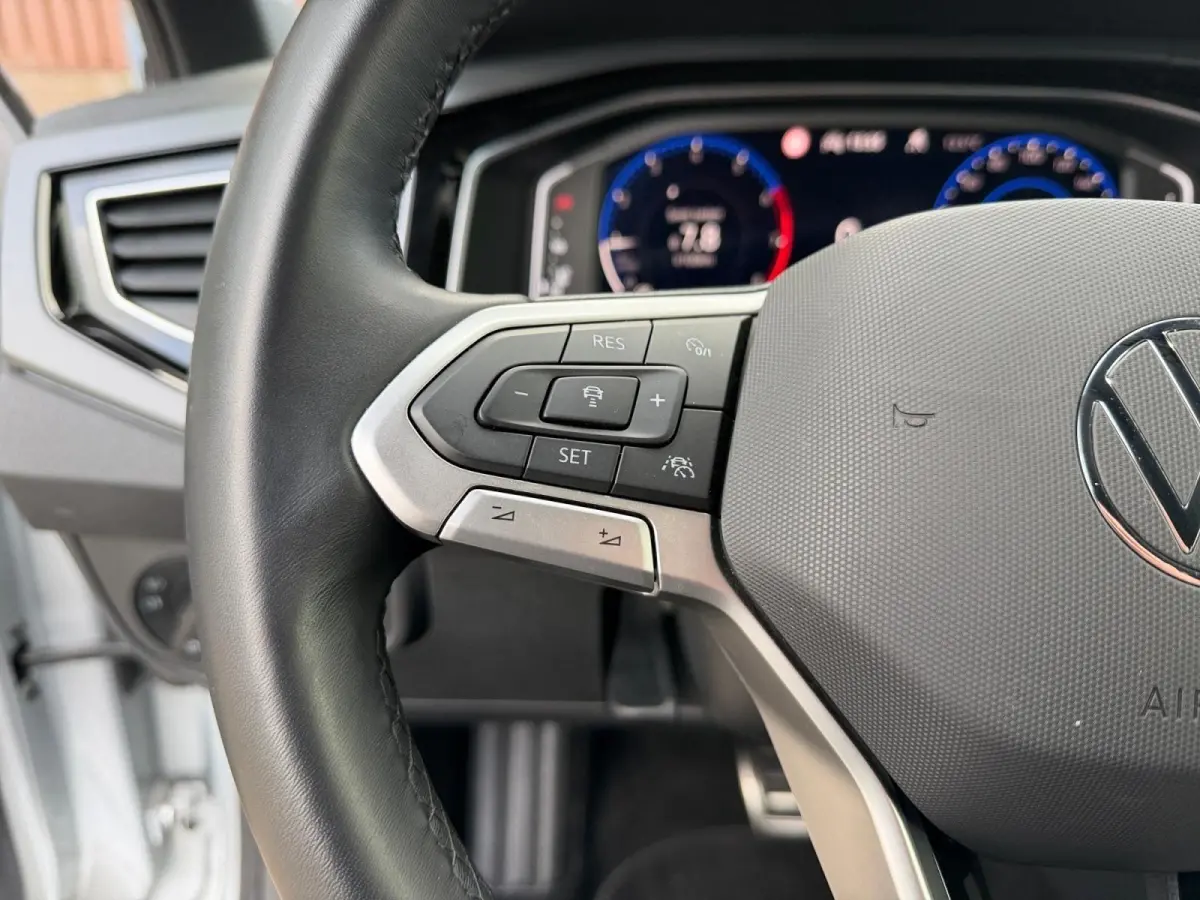 1.0 TSI R-Line Edition | Virtual Cockpit | Parkeersensoren | Apple/Android Carplay | AUTOMAAT | Climate Control |
