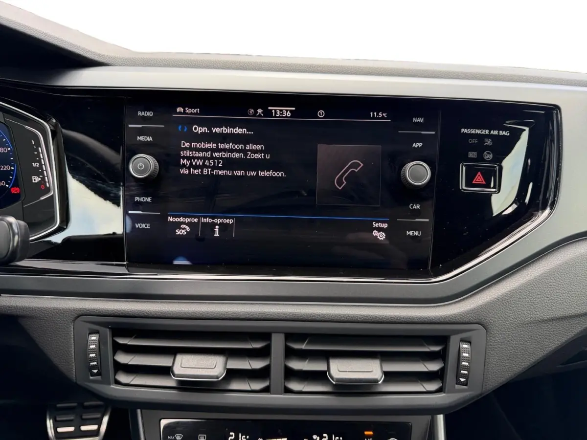 1.0 TSI R-Line Edition | Virtual Cockpit | Parkeersensoren | Apple/Android Carplay | AUTOMAAT | Climate Control |