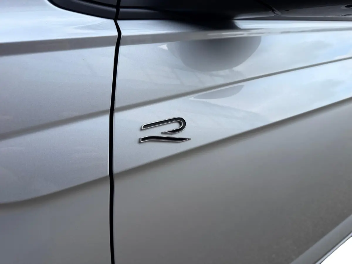 1.0 TSI R-Line Edition | Virtual Cockpit | Parkeersensoren | Apple/Android Carplay | AUTOMAAT | Climate Control |