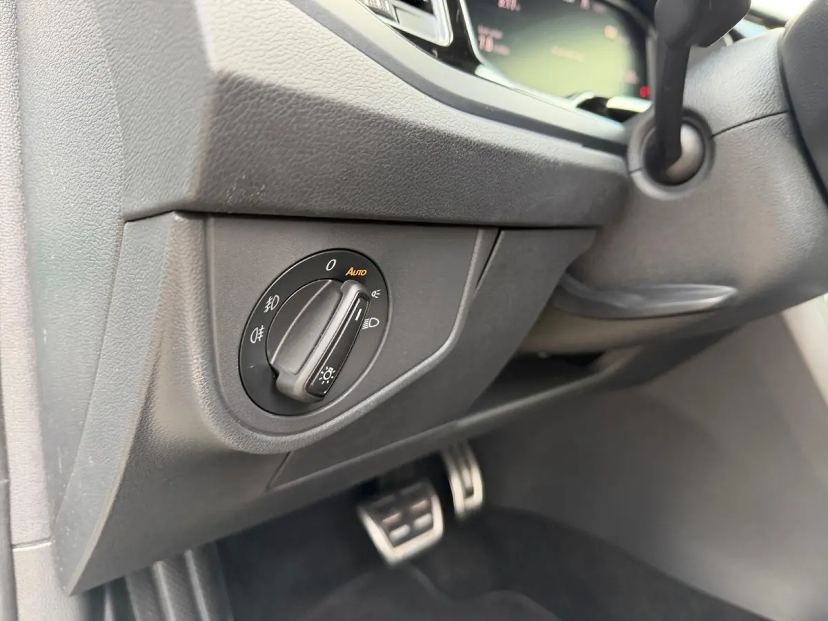 1.0 TSI R-Line Edition | Virtual Cockpit | Parkeersensoren | Apple/Android Carplay | AUTOMAAT | Climate Control |